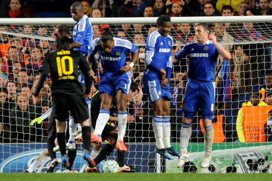 Champions League: Στιγμές από τον αγώνα Τσέλσι - Μπαρτσελόνα #11. Σοβαρή υποψηφιότητα για να παίξει στον τελικό του Champions League έβαλε η Τσέλσι, η οποία με το γκολ του Ντιντιέρ Ντρογκμπά στο δεύτερο λεπτό των καθυστερήσεων του πρώτου μέρους, νίκησε 1-0 τη Μπαρτσελόνα στον δεύτερο χρονικά ημιτελικό της διοργάνωσης.