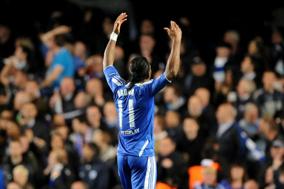 Champions League: Στιγμές από τον αγώνα Τσέλσι - Μπαρτσελόνα #17. Σοβαρή υποψηφιότητα για να παίξει στον τελικό του Champions League έβαλε η Τσέλσι, η οποία με το γκολ του Ντιντιέρ Ντρογκμπά στο δεύτερο λεπτό των καθυστερήσεων του πρώτου μέρους, νίκησε 1-0 τη Μπαρτσελόνα στον δεύτερο χρονικά ημιτελικό της διοργάνωσης.