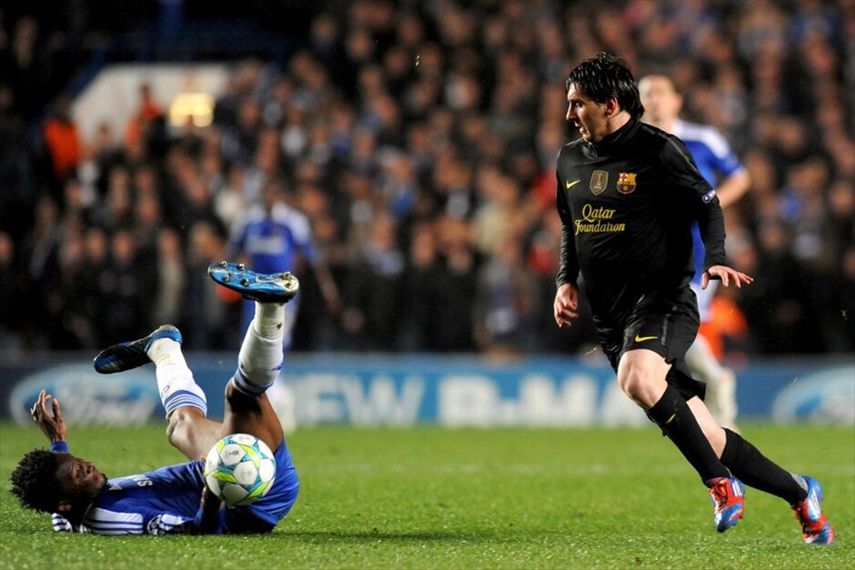 Champions League: Στιγμές από τον αγώνα Τσέλσι - Μπαρτσελόνα #25. Σοβαρή υποψηφιότητα για να παίξει στον τελικό του Champions League έβαλε η Τσέλσι, η οποία με το γκολ του Ντιντιέρ Ντρογκμπά στο δεύτερο λεπτό των καθυστερήσεων του πρώτου μέρους, νίκησε 1-0 τη Μπαρτσελόνα στον δεύτερο χρονικά ημιτελικό της διοργάνωσης.