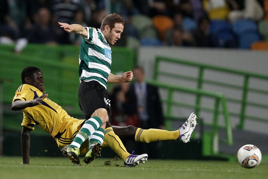 Europa League: Στιγμές από τον αγώνα Σπόρτινγκ Λισαβόνας - Μέταλιστ #12. Ελπίδες για πρόκριση στον επαναληπτικό αγώνα που θα γίνει στην Ουκρανία, έχει η Μέταλιστ με το γκολ που πέτυχε μόλις στο 90ό λεπτό (με πέναλτι) και διαμόρφωσε έτσι το τελικό 2-1 μέσα στη Λισαβόνα απέναντι στη Σπόρτινγκ.