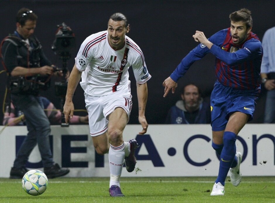 Champions League: Στιγμές από τον αγώνα Μίλαν - Μπαρτσελόνα #9. Ανοιχτούς λογαριασμούς για τον επαναληπτικό της ερχόμενης εβδομάδας στο Καμπ Νου άφησαν Μίλαν και Μπαρτσελόνα. Στο μεγαλύτερο ματς των προημιτελικών του φετινού Champions League οι ροσονέρι και οι μπλαουγκράνα έμειναν στο μηδέν στο Σαν Σίρο, αποτέλεσμα που αφήνει ανοιχτά όλα τα ενδεχόμενα για τη ρεβάνς.