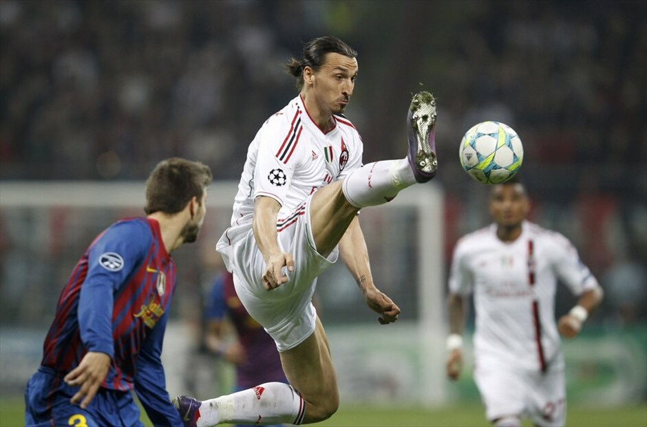 Champions League: Στιγμές από τον αγώνα Μίλαν - Μπαρτσελόνα #16. Ανοιχτούς λογαριασμούς για τον επαναληπτικό της ερχόμενης εβδομάδας στο Καμπ Νου άφησαν Μίλαν και Μπαρτσελόνα. Στο μεγαλύτερο ματς των προημιτελικών του φετινού Champions League οι ροσονέρι και οι μπλαουγκράνα έμειναν στο μηδέν στο Σαν Σίρο, αποτέλεσμα που αφήνει ανοιχτά όλα τα ενδεχόμενα για τη ρεβάνς.