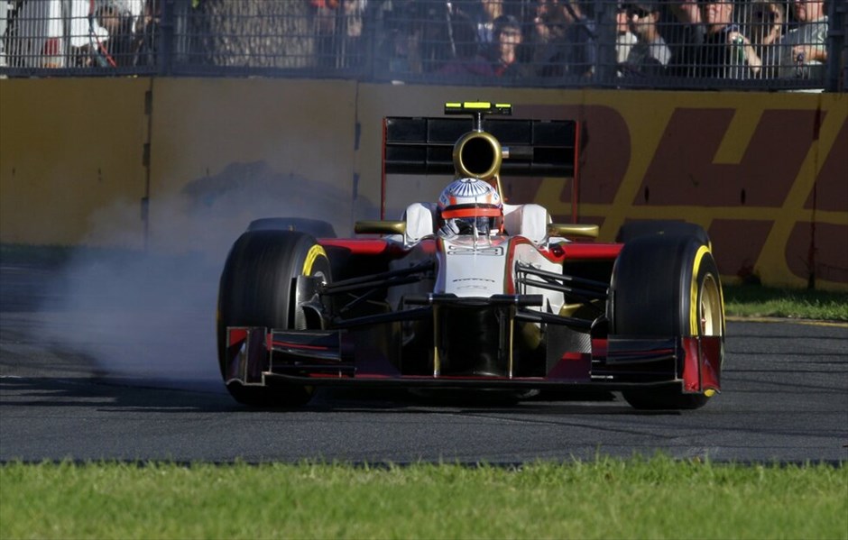 Formula 1: Ελεύθερες και κατατακτήριες δοκιμές στην Αυστραλία #12. Ο Ναράιν Καρθικέγιαν με τη νέα HRT κατά την διάρκεια των κατατακτήριων δοκιμών.