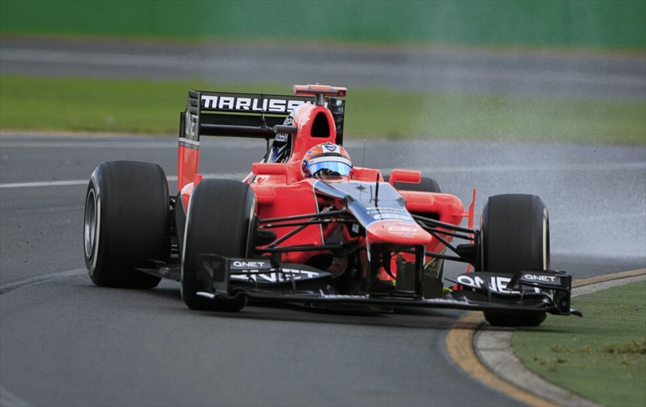 Formula 1: Ελεύθερες δοκιμές της Παρασκευής στην Αυστραλία #11. Γλίστρημα του Τίμο Γκλοκ με τη νέα Marussia στη δεύτερη περίοδο των ελεύθερων δοκιμών.