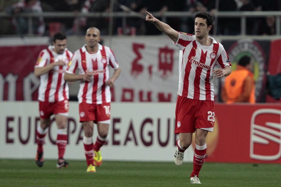 Europa League: Στιγμές από τον αγώνα Ολυμπιακός - Μέταλιστ #10. Δεχόμενος δυο γκολ στο τελευταίο τέταρτο του αγώνα ο Ολυμπιακός γνώρισε την ήττα με 2-1 στο Καραϊσκάκη και τον οδυνηρό αποκλεισμό από τη Μέταλιστ.