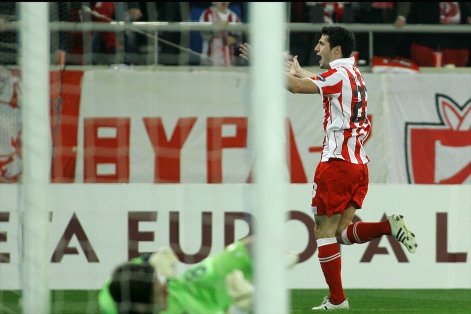 Europa League: Στιγμές από τον αγώνα Ολυμπιακός - Μέταλιστ #15. Δεχόμενος δυο γκολ στο τελευταίο τέταρτο του αγώνα ο Ολυμπιακός γνώρισε την ήττα με 2-1 στο Καραϊσκάκη και τον οδυνηρό αποκλεισμό από τη Μέταλιστ.