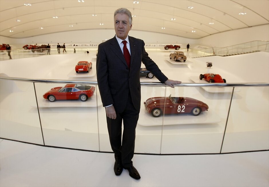 Μουσείο «Casa Enzo Ferrari» #4. Η Ferrari εγκαινίασε το Σάββατο στη Μόντενα ένα νέο μουσείο, το «Casa Enzo Ferrari», το οποίο είναι χτισμένο δίπλα στο σπίτι που γεννήθηκε και μεγάλωσε ο Εντσο Φεράρι. Το νέο μουσείο είναι αφιερωμένο στη ζωή και του έργο του ιδιοκτήτη της Ιταλικής εταιρείας και περιλαμβάνει μεταξύ άλλων μερικά σημαντικά μοντέλα της Ferrari και όχι μόνο. Στη φωτογραφία ο Πιέρο Λάρντι Φεράρι, ο δεύτερος και μοναδικός εν ζωή γιος του Εντσο Φεράρι.