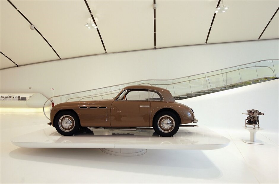 Μουσείο «Casa Enzo Ferrari» #15. Maserati A6 1500 Pininfarina του 1949, δια χειρός του διάσημου Ιταλικού σχεδιαστικού οίκου. Μεταξύ του 1947 – 1950 είχαν κατασκευαστεί μόλις 61 αυτοκίνητα.