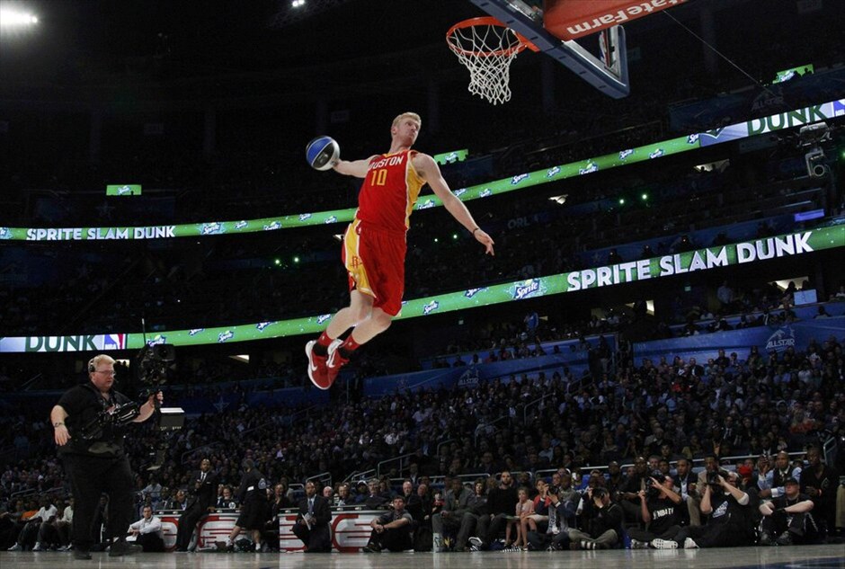 ΝΒΑ: 61ο All Star Game #28. Ο Τσέις Μπάντιντζερ των Χιούστον Ρόκετς συμμετείχε στον διαγωνισμό καρφωμάτων αλλά δεν ήταν ο νικητής.