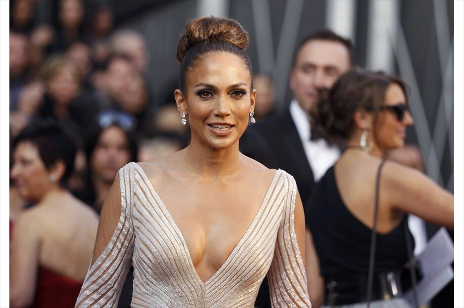 Οσκαρ 2012: Το κόκκινο χαλί #6. Η τραγουδίστρια Jennifer Lopez.