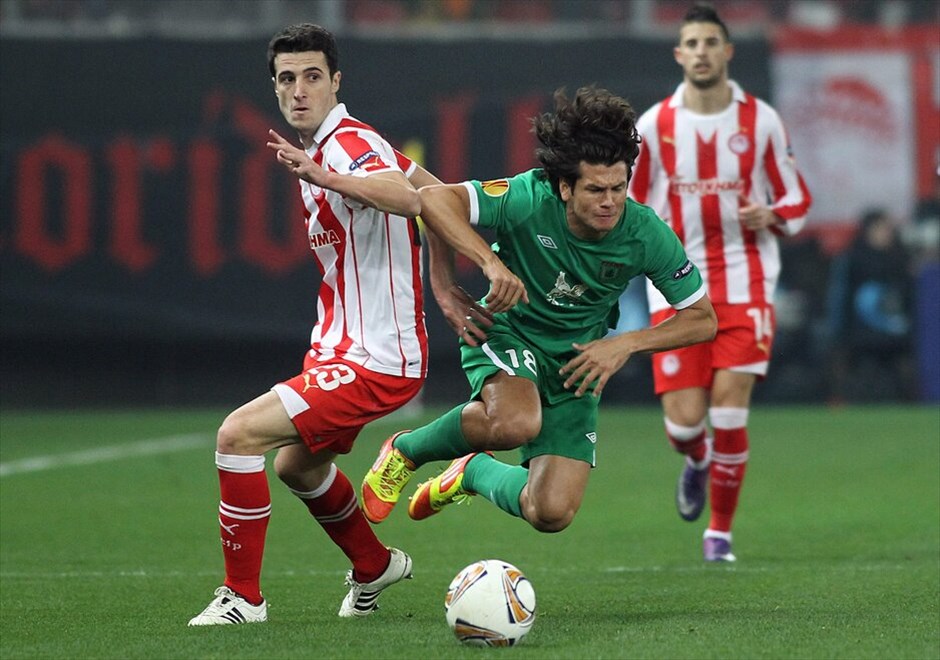 Europa League: Στιγμές από τον αγώνα Ολυμπιακός - Ρούμπιν Καζάν #8. Η ευρωπαϊκή πορεία του Ολυμπιακού συνεχίζεται. Οι «ερυθρόλευκοι» επικράτησαν της Ρούμπιν Καζάν για δεύτερη φορά με 1-0 και πήραν το εισιτήριο για τους «16» του Europa League.