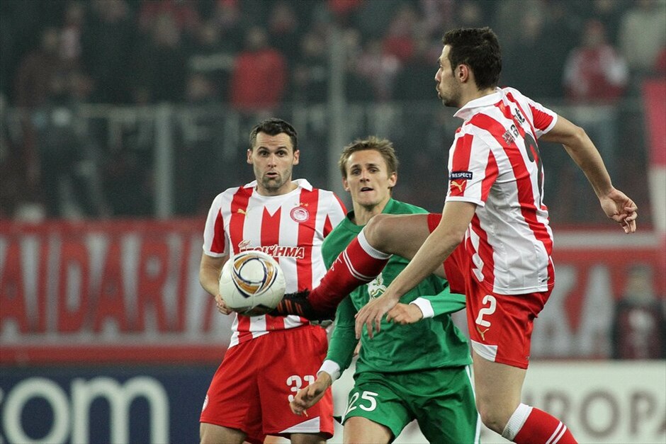 Europa League: Στιγμές από τον αγώνα Ολυμπιακός - Ρούμπιν Καζάν #9. Η ευρωπαϊκή πορεία του Ολυμπιακού συνεχίζεται. Οι «ερυθρόλευκοι» επικράτησαν της Ρούμπιν Καζάν για δεύτερη φορά με 1-0 και πήραν το εισιτήριο για τους «16» του Europa League.