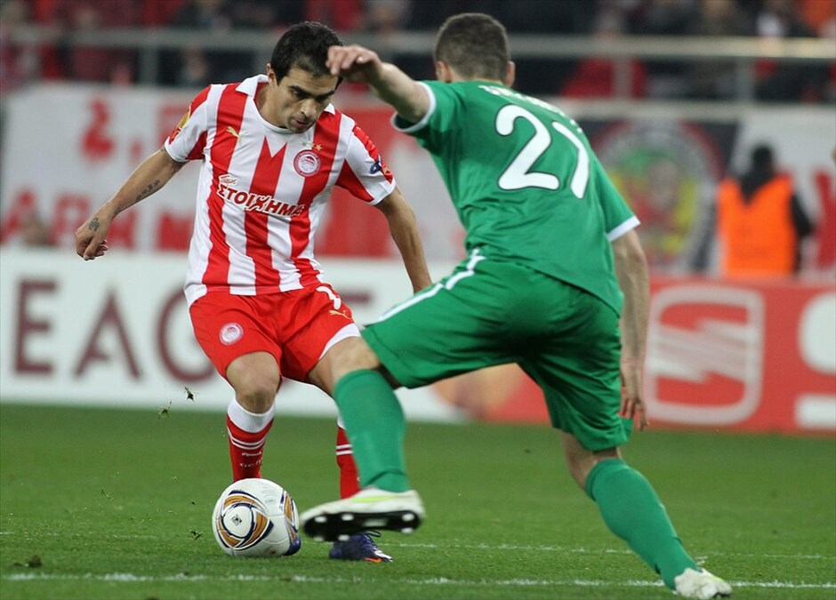 Europa League: Στιγμές από τον αγώνα Ολυμπιακός - Ρούμπιν Καζάν #14. Η ευρωπαϊκή πορεία του Ολυμπιακού συνεχίζεται. Οι «ερυθρόλευκοι» επικράτησαν της Ρούμπιν Καζάν για δεύτερη φορά με 1-0 και πήραν το εισιτήριο για τους «16» του Europa League.