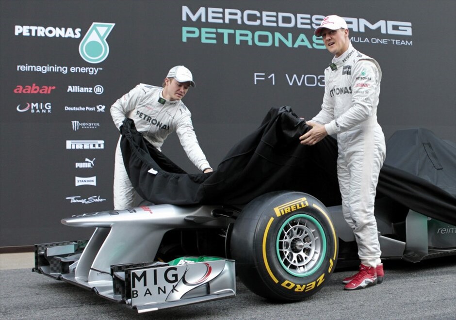 Formula 1: Η νέα Mercedes W03 #1. Λίγο πριν την έναρξη των δεύτερων επίσημων δοκιμών των ομάδων της F1 στην πίστα της Καταλούνια, η Mercedes αποκάλυψε το νέο της μονοθέσιο για το 2012, την W03.