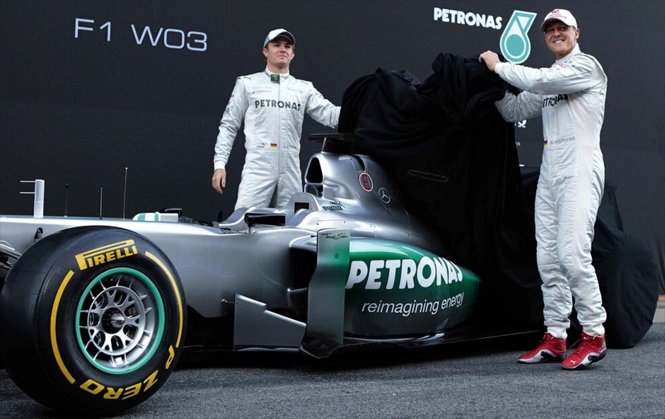 Formula 1: Η νέα Mercedes W03 #2. Λίγο πριν την έναρξη των δεύτερων επίσημων δοκιμών των ομάδων της F1 στην πίστα της Καταλούνια, η Mercedes αποκάλυψε το νέο της μονοθέσιο για το 2012, την W03.