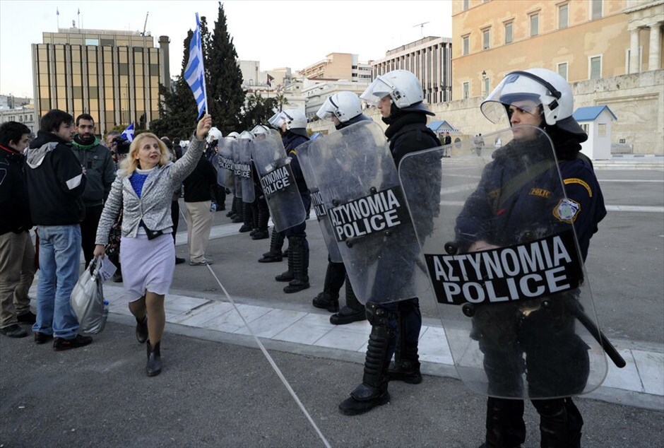 Συγκέντρωση διαμαρτυρίας κατά των μέτρων στο Σύνταγμα #6. 