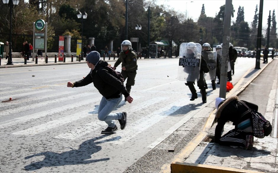 Ενταση σε συγκέντρωση μαθητών στο Σύνταγμα #9. /