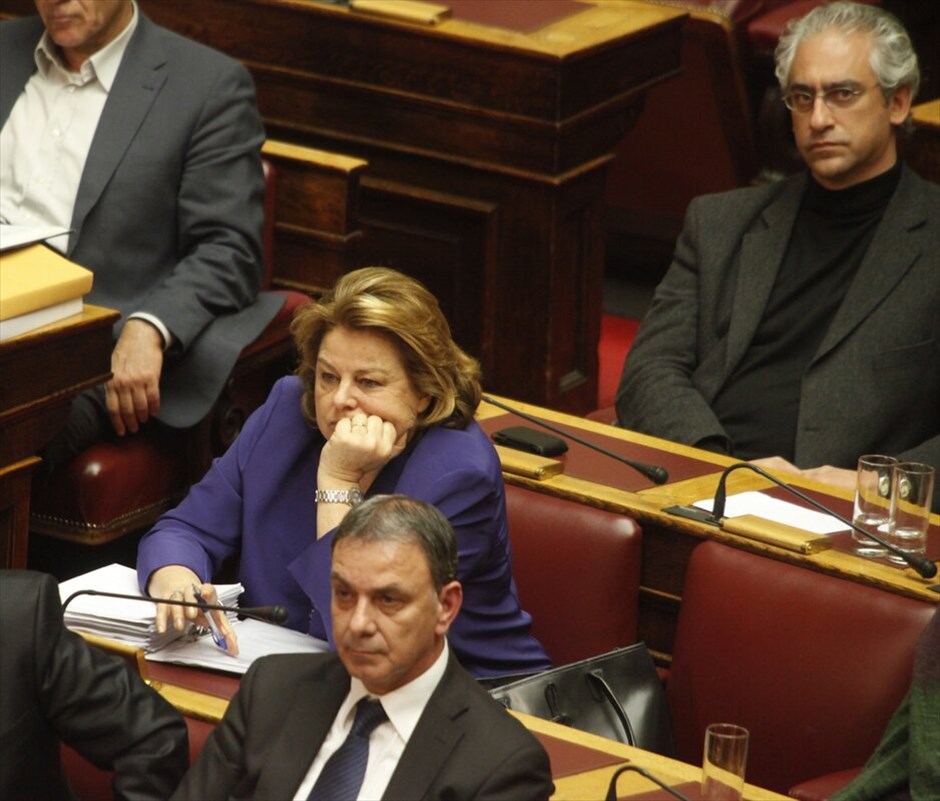 Οι διαγραφέντες από ΠΑΣΟΚ, Ν.Δ. και ΛΑ.ΟΣ #4. Εκτός της Κοινοβουλευτικής Ομάδας του ΠΑΣΟΚ τέθηκε μετά την χθεσινή ψηφοφορία για τη νέα δανειακή σύμβαση η κ. Λούκα Κατσέλη, η οποία προειδοποίησε ότι «μαθηματικά σε 6 μήνες θα αναγκαστούμε να πάρουμε χειρότερα μέτρα».