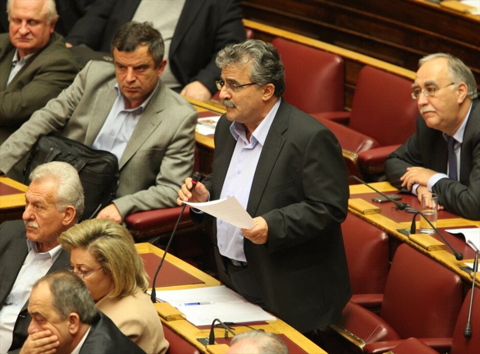 Οι διαγραφέντες από ΠΑΣΟΚ, Ν.Δ. και ΛΑ.ΟΣ #7. Εκτός της Κοινοβουλευτικής Ομάδας του ΠΑΣΟΚ τέθηκε μετά την χθεσινή ψηφοφορία για τη νέα δανειακή σύμβαση ο κ. Λάμπρος Μίχος, βουλευτής Β’ Αθηνών.