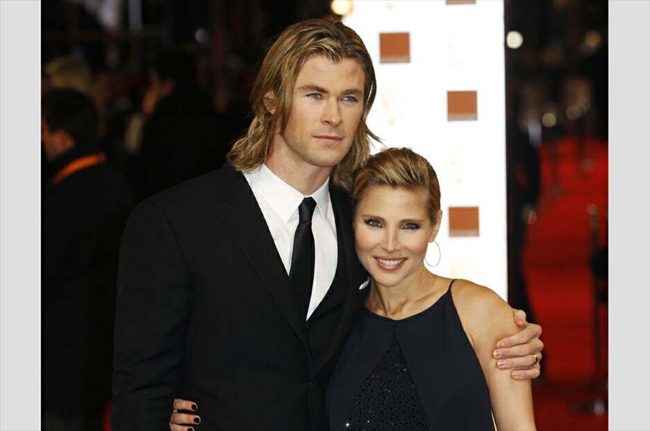 BAFTA: Το κόκκινο χαλί #12. Η ηθοποιός Elsa Pataky και ο σύζυγος της Chris Hemsworth.