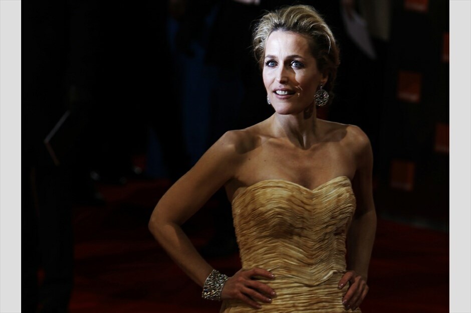 BAFTA: Το κόκκινο χαλί #17. Η ηθοποιός Gillian Anderson.