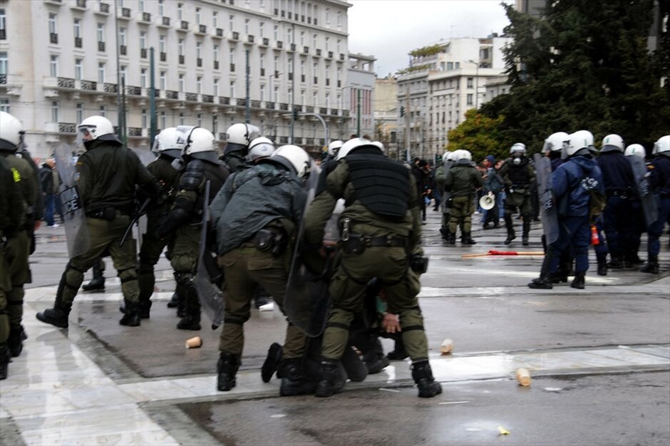 Μικροεπεισόδια στο Σύνταγμα #5. 