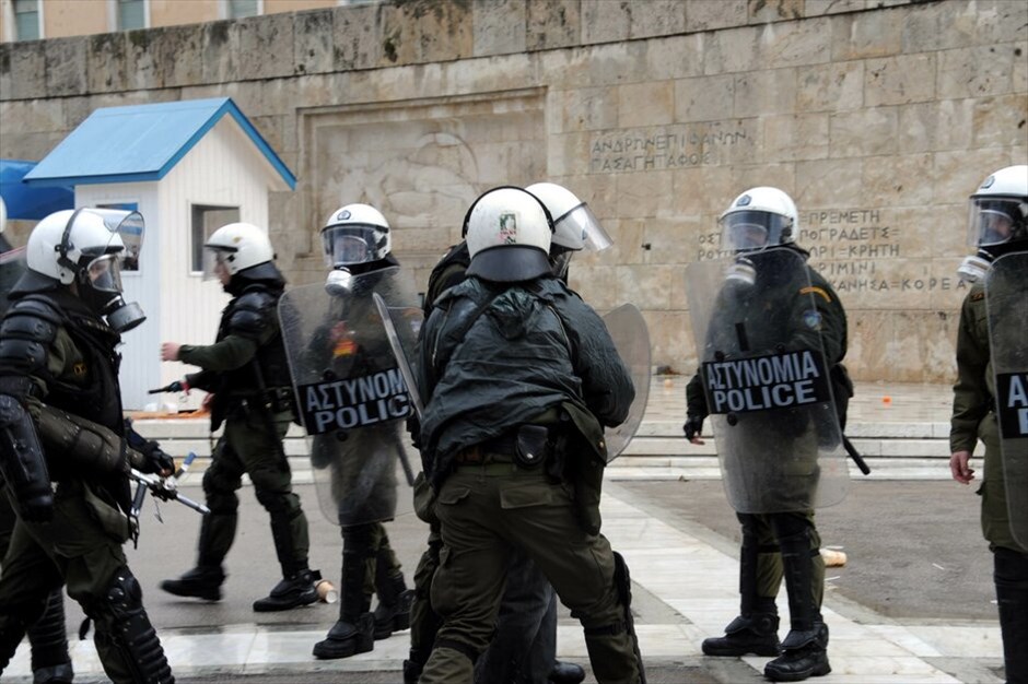 Μικροεπεισόδια στο Σύνταγμα #7. 