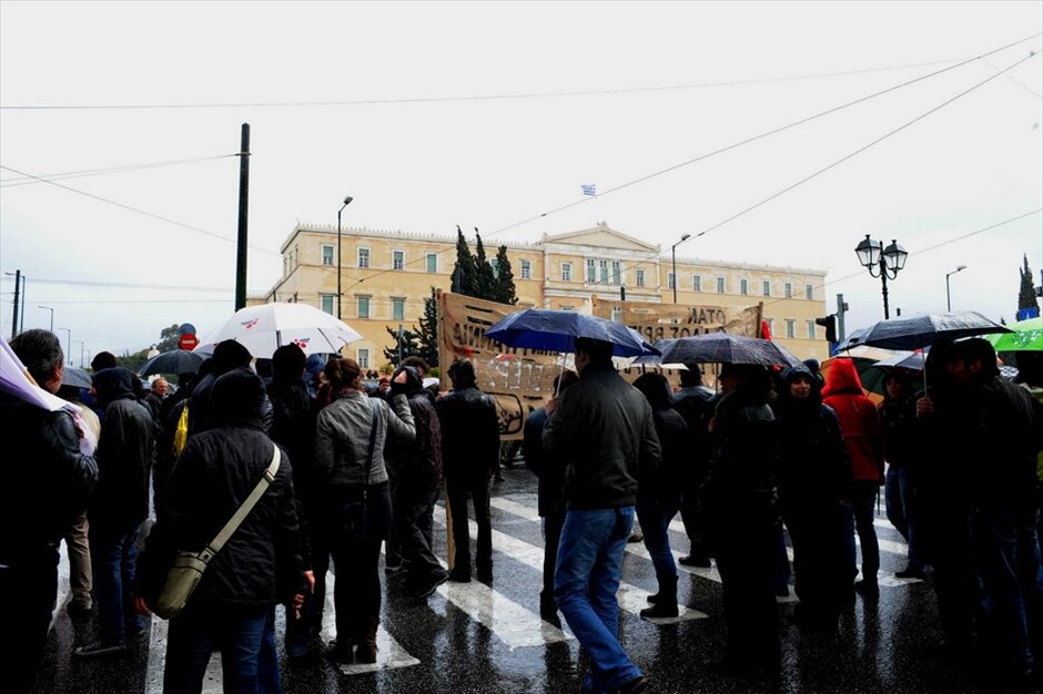 Πορείες στο κέντρο της Αθήνας (ανανέωση) #15. Πορεία του ΠΑΜΕ προς τη Βουλή.