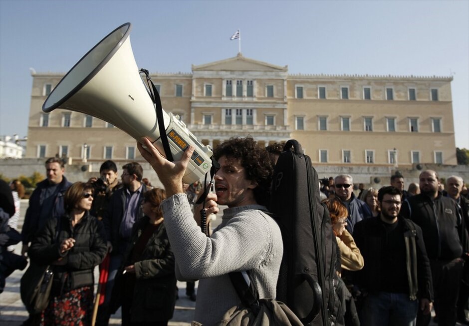 Πορείες στο κέντρο της Αθήνας (ανανέωση) #30. Συγκέντρωση ΠΑΜΕ στην Ομόνοια και πορεία στη Βουλή.