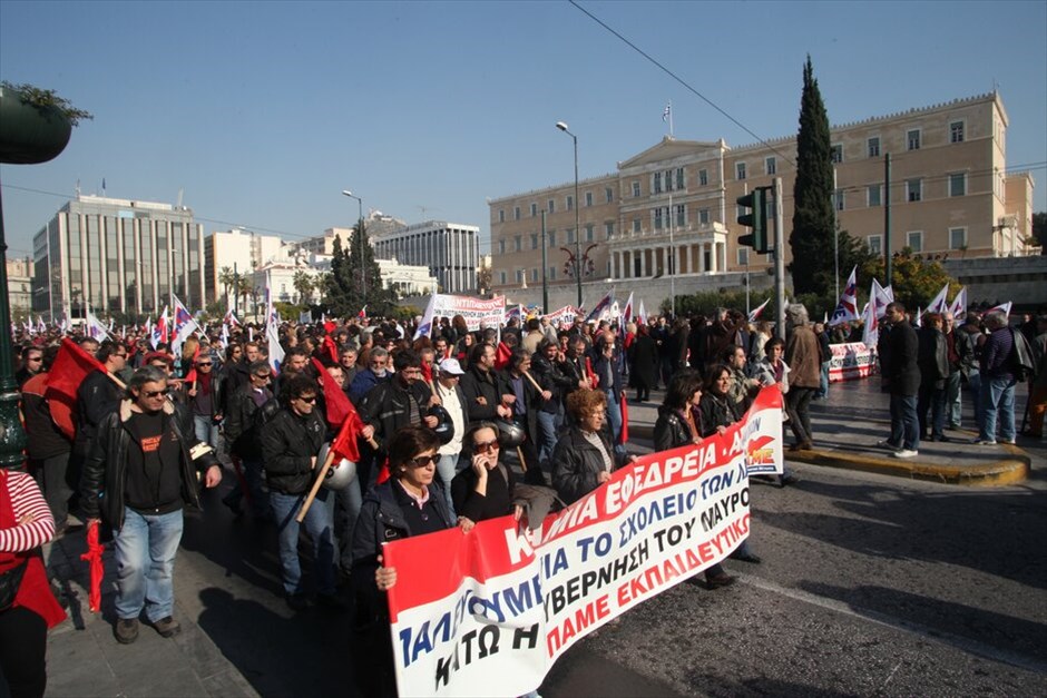 Πορείες στο κέντρο της Αθήνας (ανανέωση) #38. Συγκέντρωση ΠΑΜΕ στην Ομόνοια και πορεία στη Βουλή.