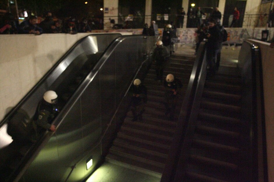 38η επέτειος του Πολυτεχνείου - πορεία - επεισόδια (ανανέωση) #5. 