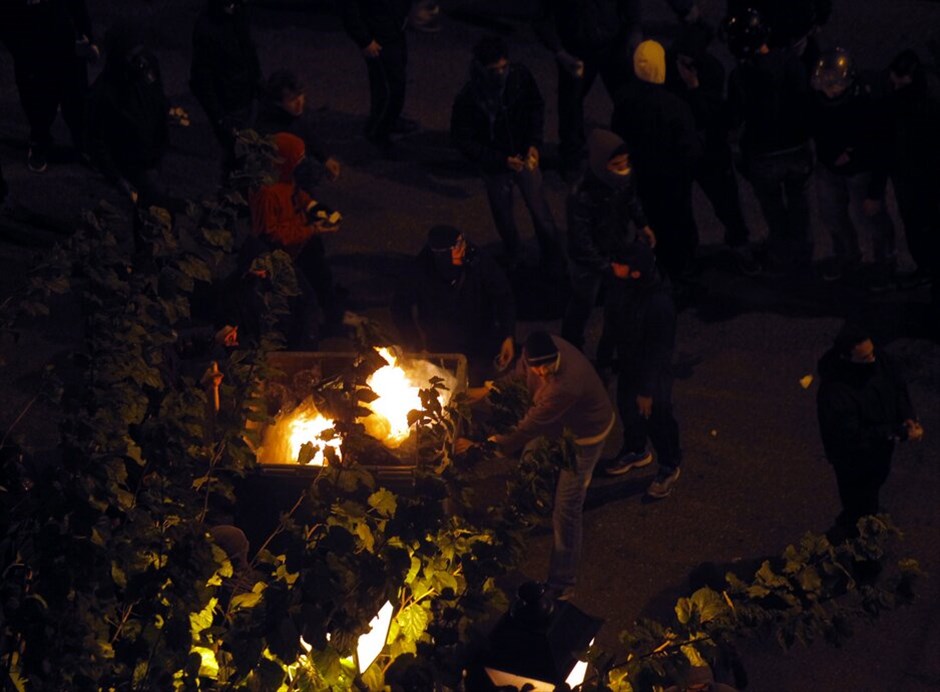 38η επέτειος του Πολυτεχνείου - πορεία - επεισόδια (ανανέωση) #12. 