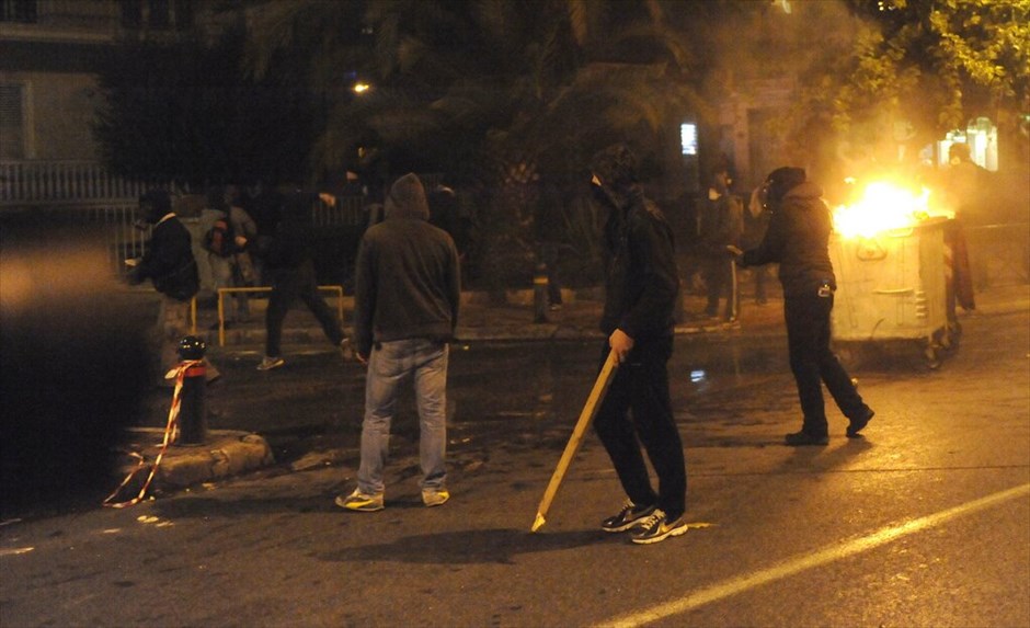 38η επέτειος του Πολυτεχνείου - πορεία - επεισόδια (ανανέωση) #21. 