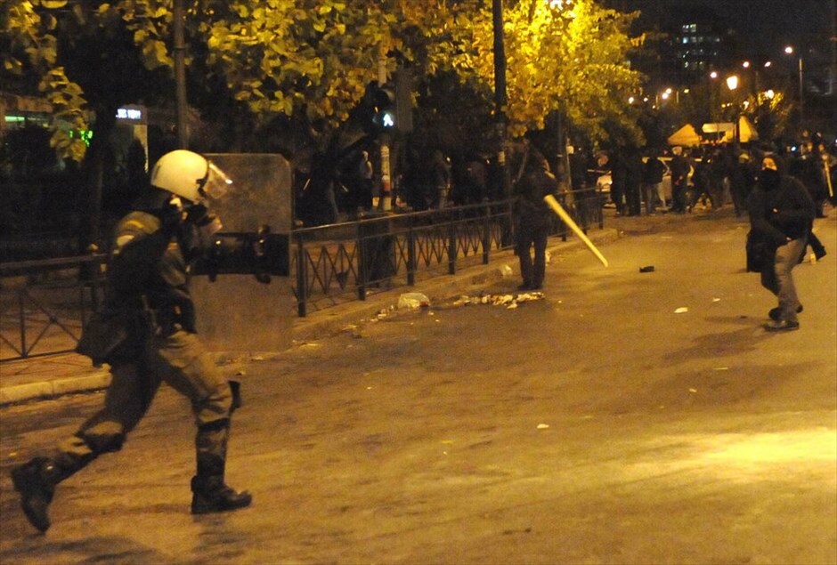 38η επέτειος του Πολυτεχνείου - πορεία - επεισόδια (ανανέωση) #23. 