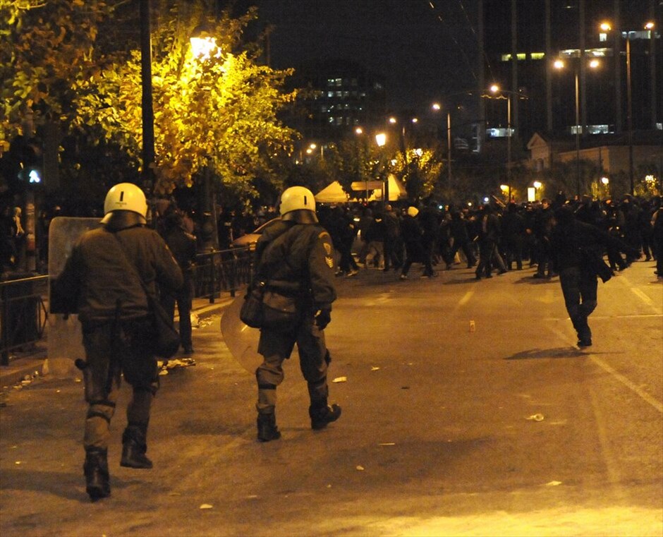 38η επέτειος του Πολυτεχνείου - πορεία - επεισόδια (ανανέωση) #24. 