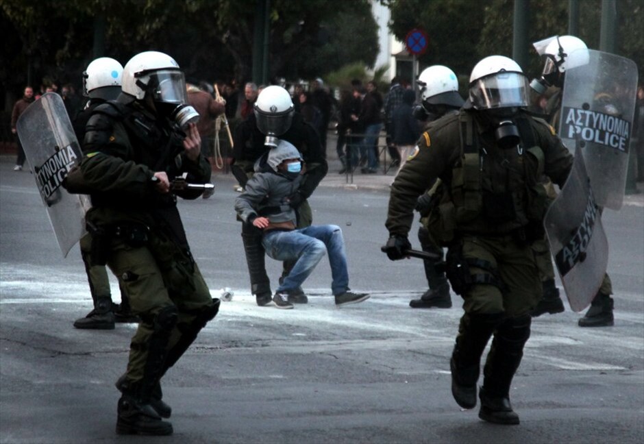 38η επέτειος του Πολυτεχνείου - πορεία - επεισόδια (ανανέωση) #30. 