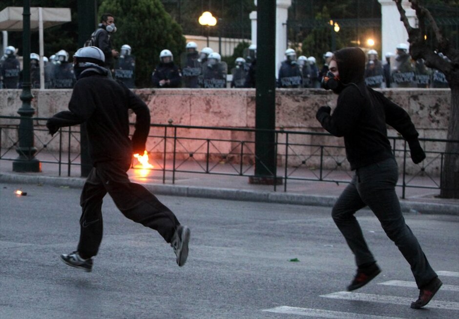 38η επέτειος του Πολυτεχνείου - πορεία - επεισόδια (ανανέωση) #31. 