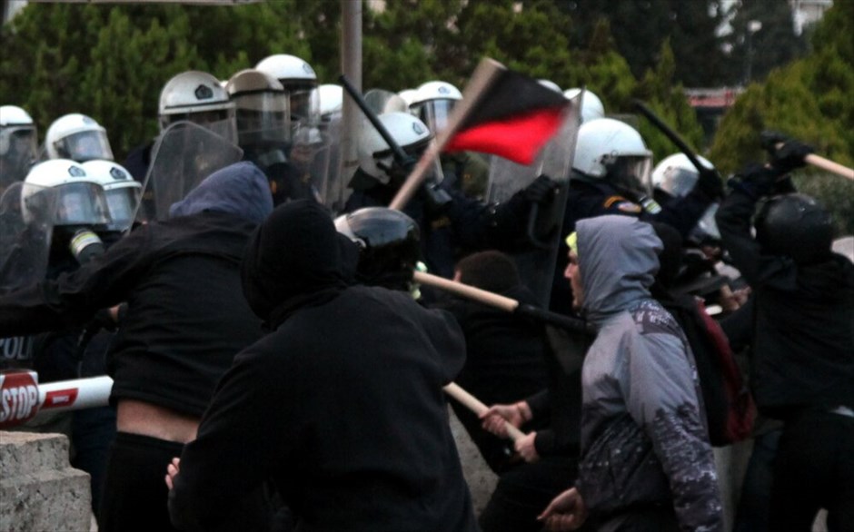 38η επέτειος του Πολυτεχνείου - πορεία - επεισόδια (ανανέωση) #33. 