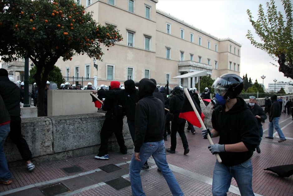 38η επέτειος του Πολυτεχνείου - πορεία - επεισόδια (ανανέωση) #34. 