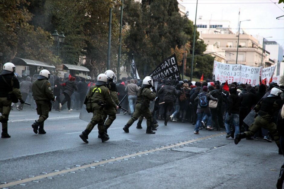 38η επέτειος του Πολυτεχνείου - πορεία - επεισόδια (ανανέωση) #36. 