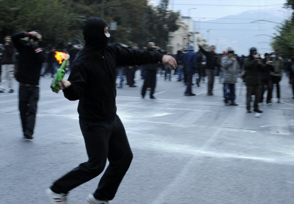 38η επέτειος του Πολυτεχνείου - πορεία - επεισόδια (ανανέωση) #37. 