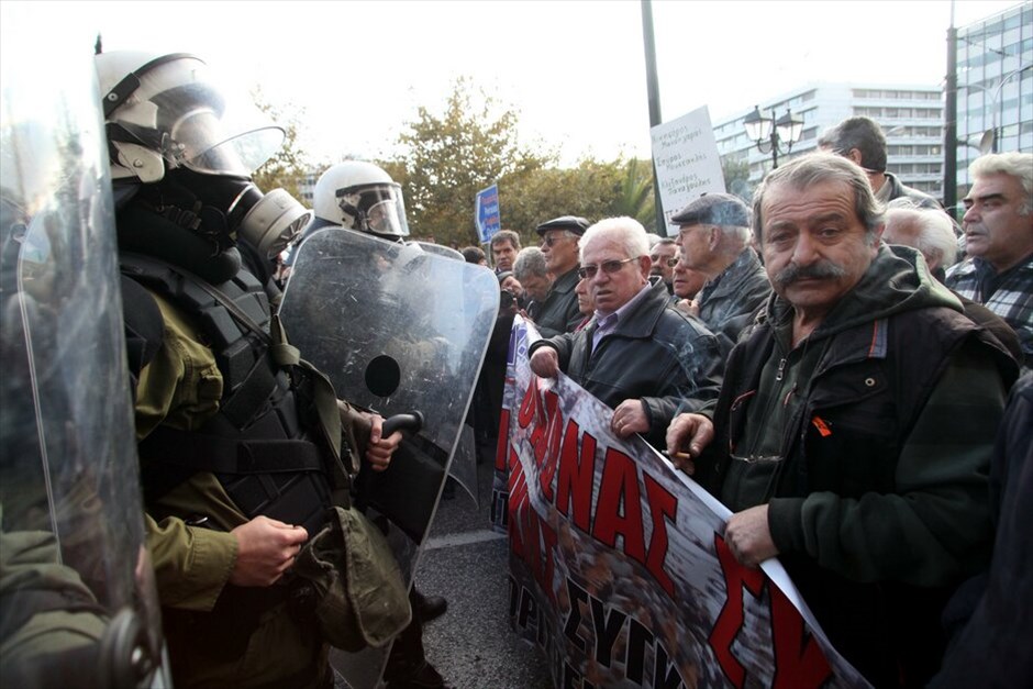 38η επέτειος του Πολυτεχνείου - πορεία - επεισόδια (ανανέωση) #47. 