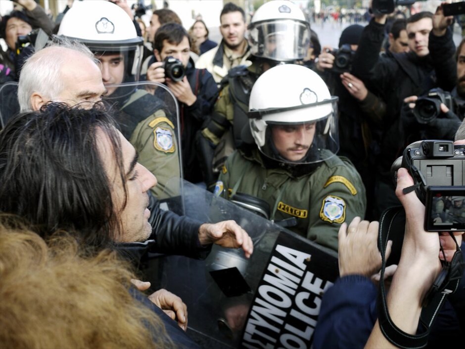 38η επέτειος του Πολυτεχνείου - πορεία - επεισόδια (ανανέωση) #53. 