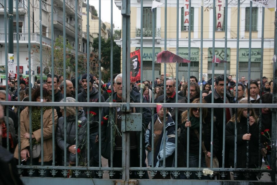 38η επέτειος του Πολυτεχνείου - πορεία - επεισόδια (ανανέωση) #54. 