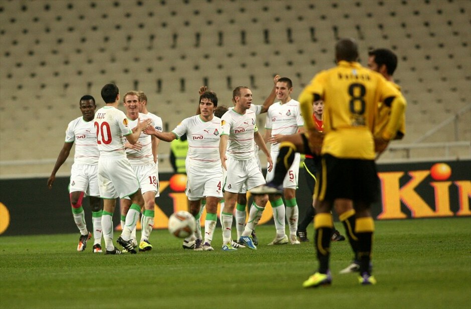 Europa League: Στιγμές από τον αγώνα ΑΕΚ - Λοκομοτίβ Μόσχας #4. Χωρίς βαθμό παραμένει η ΑΕΚ μετά και την ολοκλήρωση της τέταρτης αγωνιστικής των ομίλων του Europa League, καθώς γνώρισε νέα ήττα από τη Λοκομοτίβ Μόσχας με 3-1 στο ΟΑΚΑ.