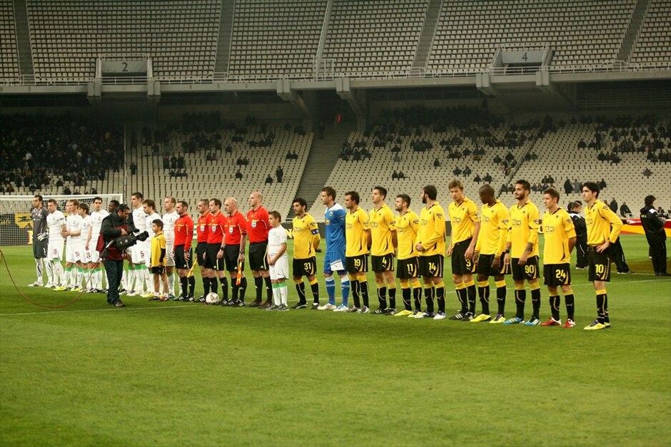 Europa League: Στιγμές από τον αγώνα ΑΕΚ - Λοκομοτίβ Μόσχας #17. Χωρίς βαθμό παραμένει η ΑΕΚ μετά και την ολοκλήρωση της τέταρτης αγωνιστικής των ομίλων του Europa League, καθώς γνώρισε νέα ήττα από τη Λοκομοτίβ Μόσχας με 3-1 στο ΟΑΚΑ.