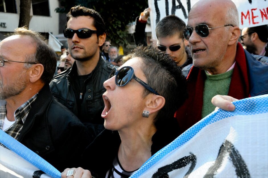 Διαμαρτυρίες και ματαιώσεις παρελάσεων σε πολλές πόλεις σε όλη την Ελλάδα #38. Ένταση επικράτησε στην Αλεξανδρούπολη, από συγκεντρωμένους στο σημείο όπου επρόκειτο να διεξαχθεί η μαθητική παρέλαση για τον εορτασμό της 28ης Οκτωβρίου.