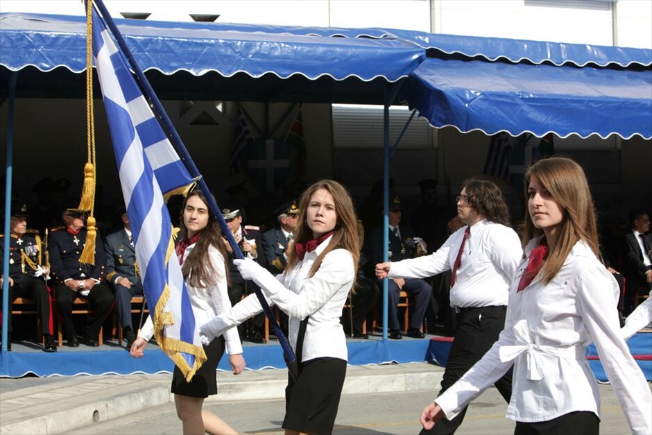 Διαμαρτυρίες και ματαιώσεις παρελάσεων σε πολλές πόλεις σε όλη την Ελλάδα #51. Διαμαρτυρία στη μαθητική παρέλαση για την Επέτειο της 28ης Οκτωβρίου στη Λάρισα. ICON PRESS/ΓΙΩΡΓΟΣ ΙΩΑΝΝΟΥ