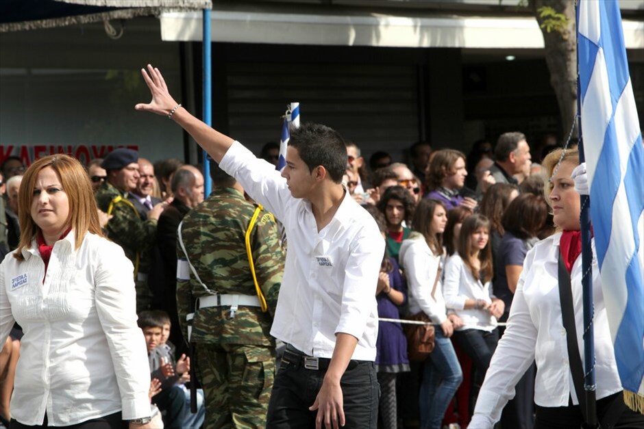Διαμαρτυρίες και ματαιώσεις παρελάσεων σε πολλές πόλεις σε όλη την Ελλάδα #52. Διαμαρτυρία στη μαθητική παρέλαση για την Επέτειο της 28ης Οκτωβρίου στη Λάρισα. ICON PRESS/ΓΙΩΡΓΟΣ ΙΩΑΝΝΟΥ
