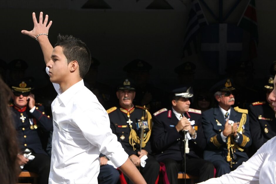 Διαμαρτυρίες και ματαιώσεις παρελάσεων σε πολλές πόλεις σε όλη την Ελλάδα #53. Διαμαρτυρία στη μαθητική παρέλαση για την Επέτειο της 28ης Οκτωβρίου στη Λάρισα. ICON PRESS/ΓΙΩΡΓΟΣ ΙΩΑΝΝΟΥ